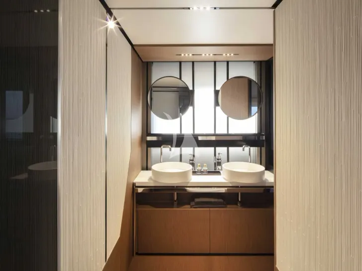 ERMETE Ferretti 720 - master cabin bathroom ERMETE Ferretti 720 - master cabin bathroom