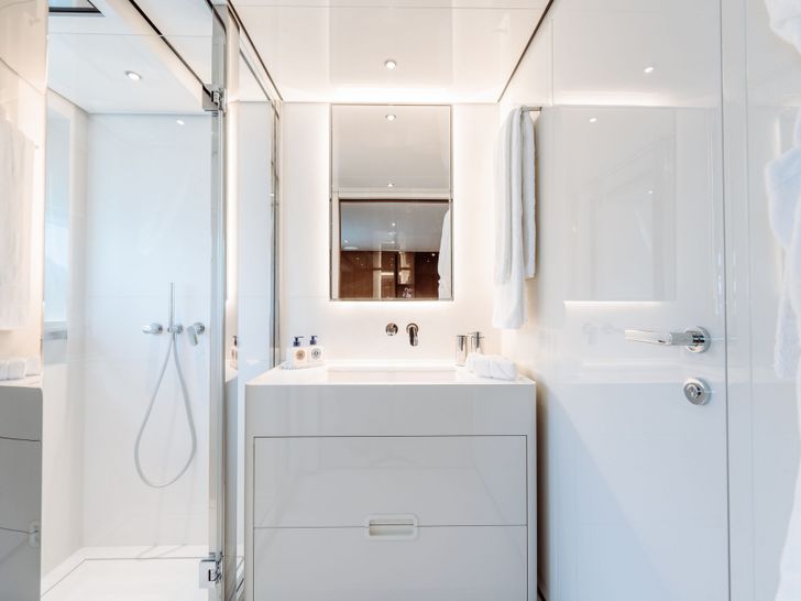 EROLIA Custom Line 120 - VIP cabin 2 bathroom EROLIA Custom Line 120 - VIP cabin 2 bathroom