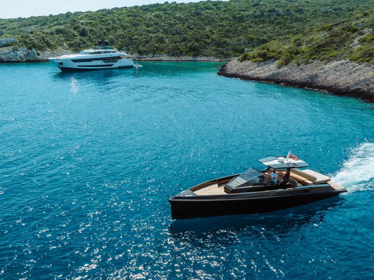 EROLIA Custom Line 120 - anchored EROLIA Custom Line 120 - anchored