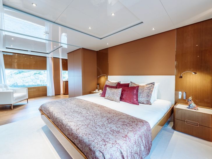 EROLIA Custom Line 120 - master cabin other angle EROLIA Custom Line 120 - master cabin other angle