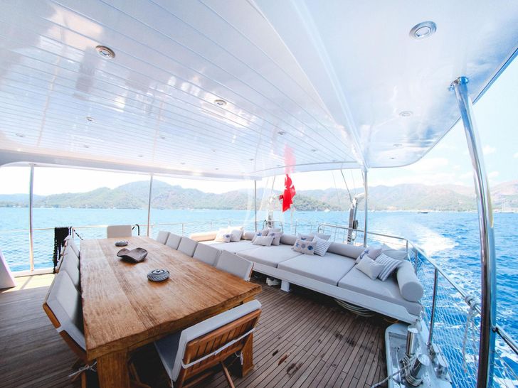 ESCAPE Gulet 27m aft deck ESCAPE Gulet 27m aft deck