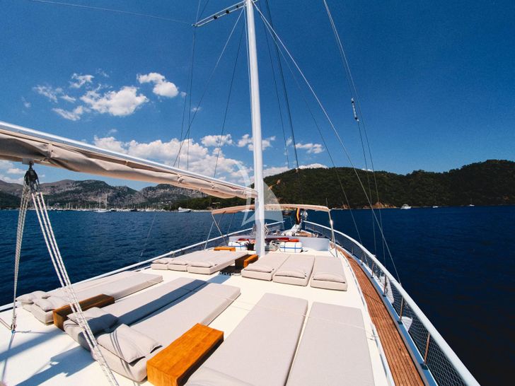 ESCAPE Gulet 27m bronzing area and sun beds ESCAPE Gulet 27m bronzing area and sun beds