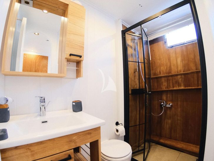 ESCAPE Gulet 27m guest cabin 1 bathroom ESCAPE Gulet 27m guest cabin 1 bathroom