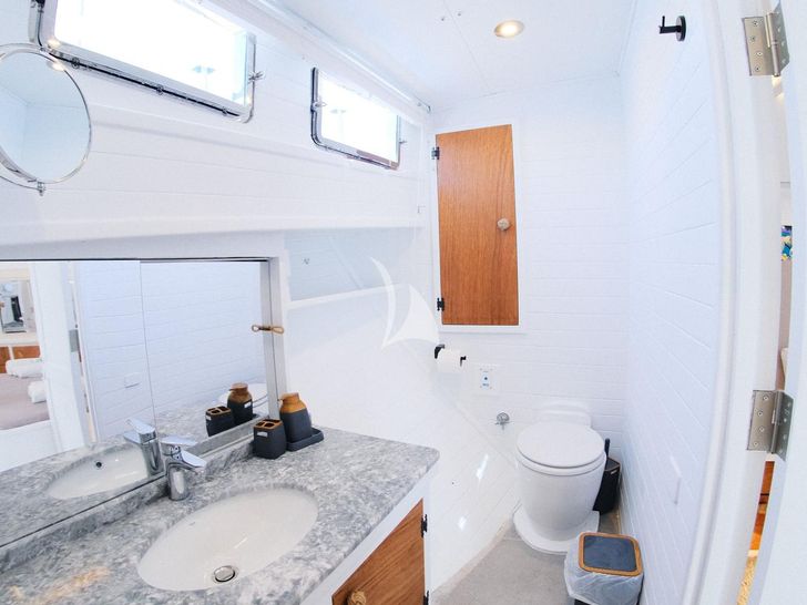 ESCAPE Gulet 27m master cabin bathroom ESCAPE Gulet 27m master cabin bathroom