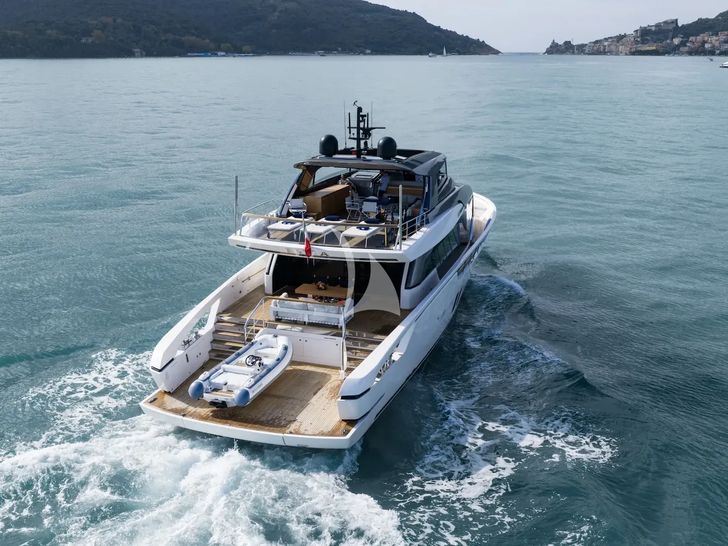 ESTIA Sanlorenzo SX88 - cruising aft shot ESTIA Sanlorenzo SX88 - cruising aft shot
