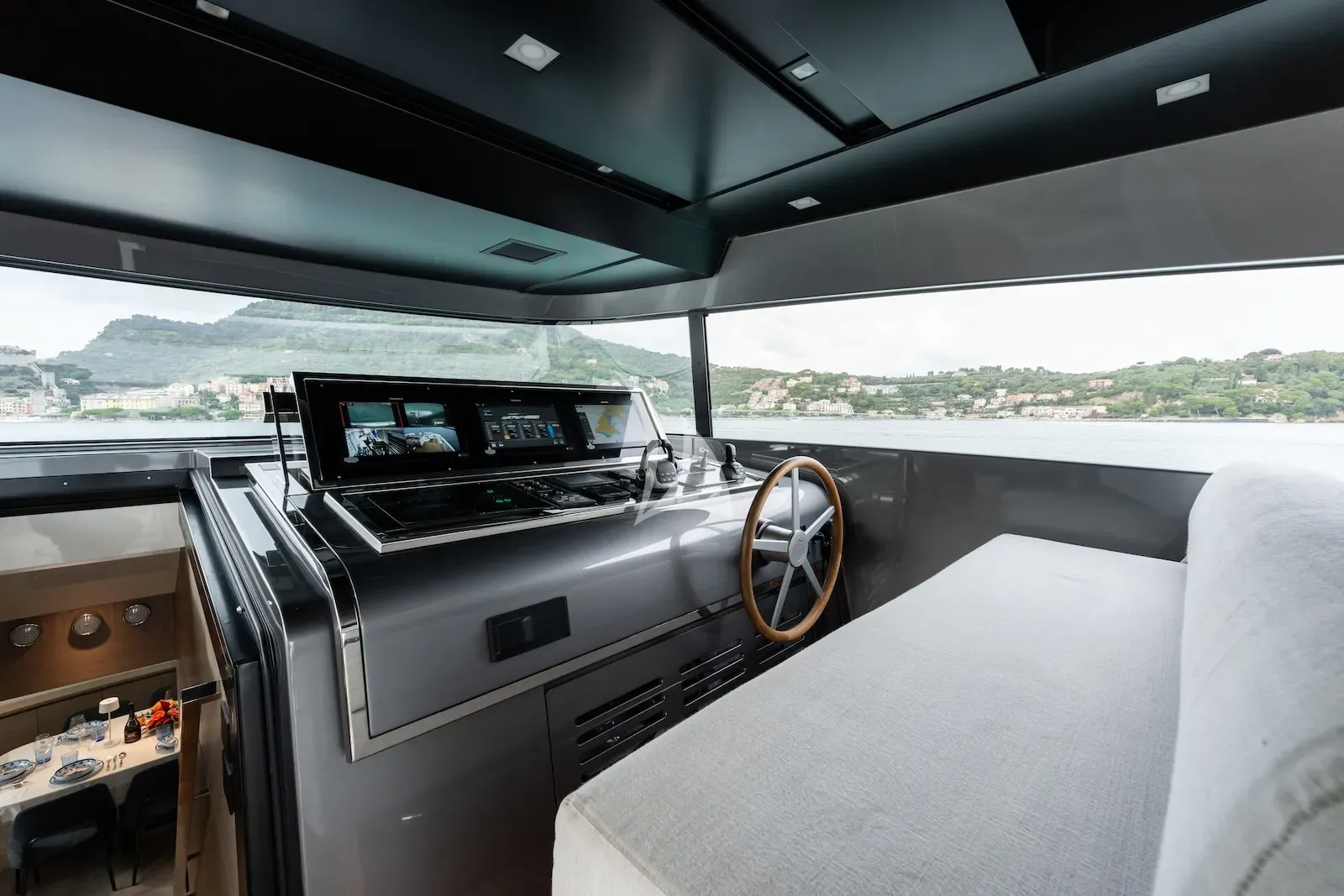 Charter Yacht ESTIA - Sanlorenzo SX88 - 4 Cabins - La Spezia - Genoa - Liguria - Italian Riviera