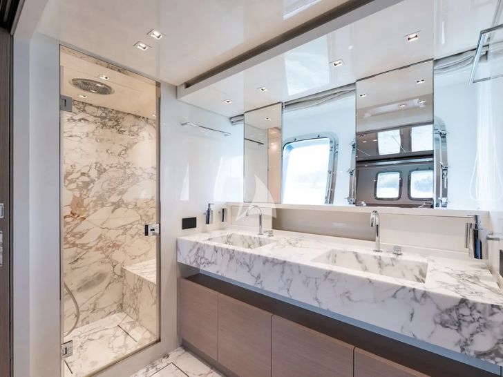 ESTIA Sanlorenzo SX88 - master cabin bathroom ESTIA Sanlorenzo SX88 - master cabin bathroom