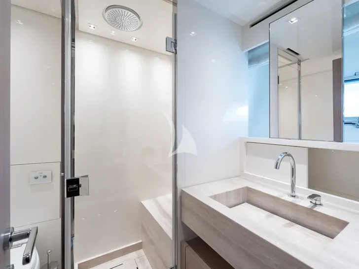 ESTIA Sanlorenzo SX88 - twin cabin 1 bathroom ESTIA Sanlorenzo SX88 - twin cabin 1 bathroom