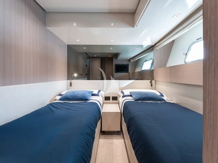 ESTIA Sanlorenzo SX88 - twin cabin 2 ESTIA Sanlorenzo SX88 - twin cabin 2
