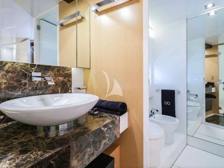 ETERNITY 44 Arcadia A85 - master cabin lavatory and toilet ETERNITY 44 Arcadia A85 - master cabin lavatory and toilet