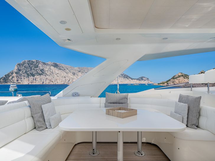 ETHNA Yacht Table ETHNA Yacht Table