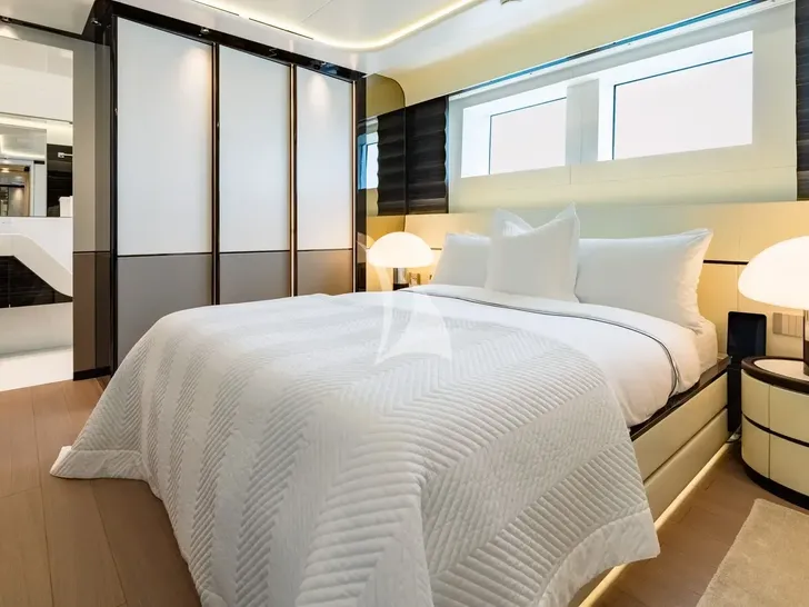 EVA4EVA Mangusta Oceano 44m - VIP cabin 1 EVA4EVA Mangusta Oceano 44m - VIP cabin 1