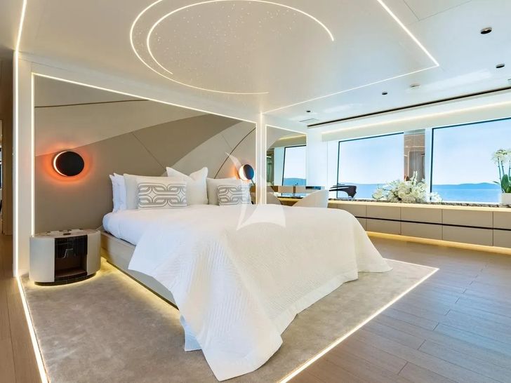 EVA4EVA Mangusta Oceano 44m - main deck master cabin EVA4EVA Mangusta Oceano 44m - main deck master cabin