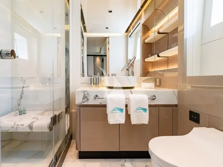 EVA4EVA Mangusta Oceano 44m - twin cabin bathroom EVA4EVA Mangusta Oceano 44m - twin cabin bathroom