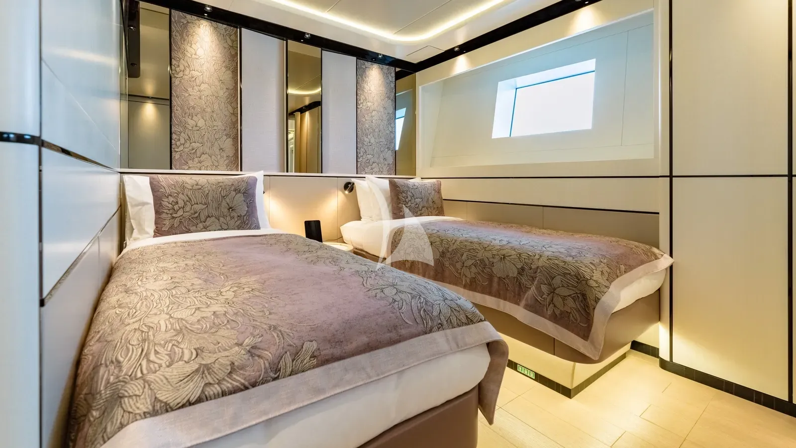 Charter Yacht EVA4EVA - Mangusta Oceano 44m - 6 Cabins - Zadar - Split - Dubrovnik - Hvar - Croatia - Kotor - Montenegro