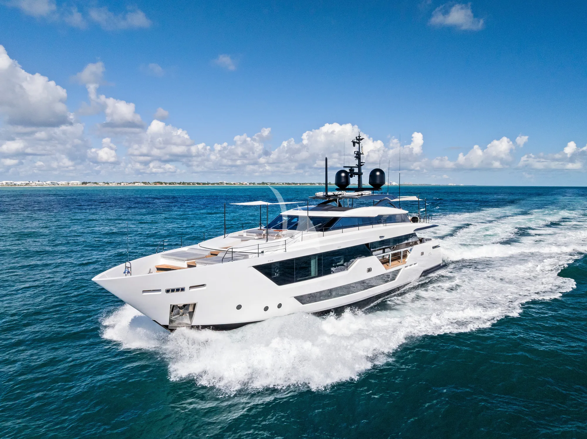 EVEXIAS I Ferretti Custom Line 106 - cruising