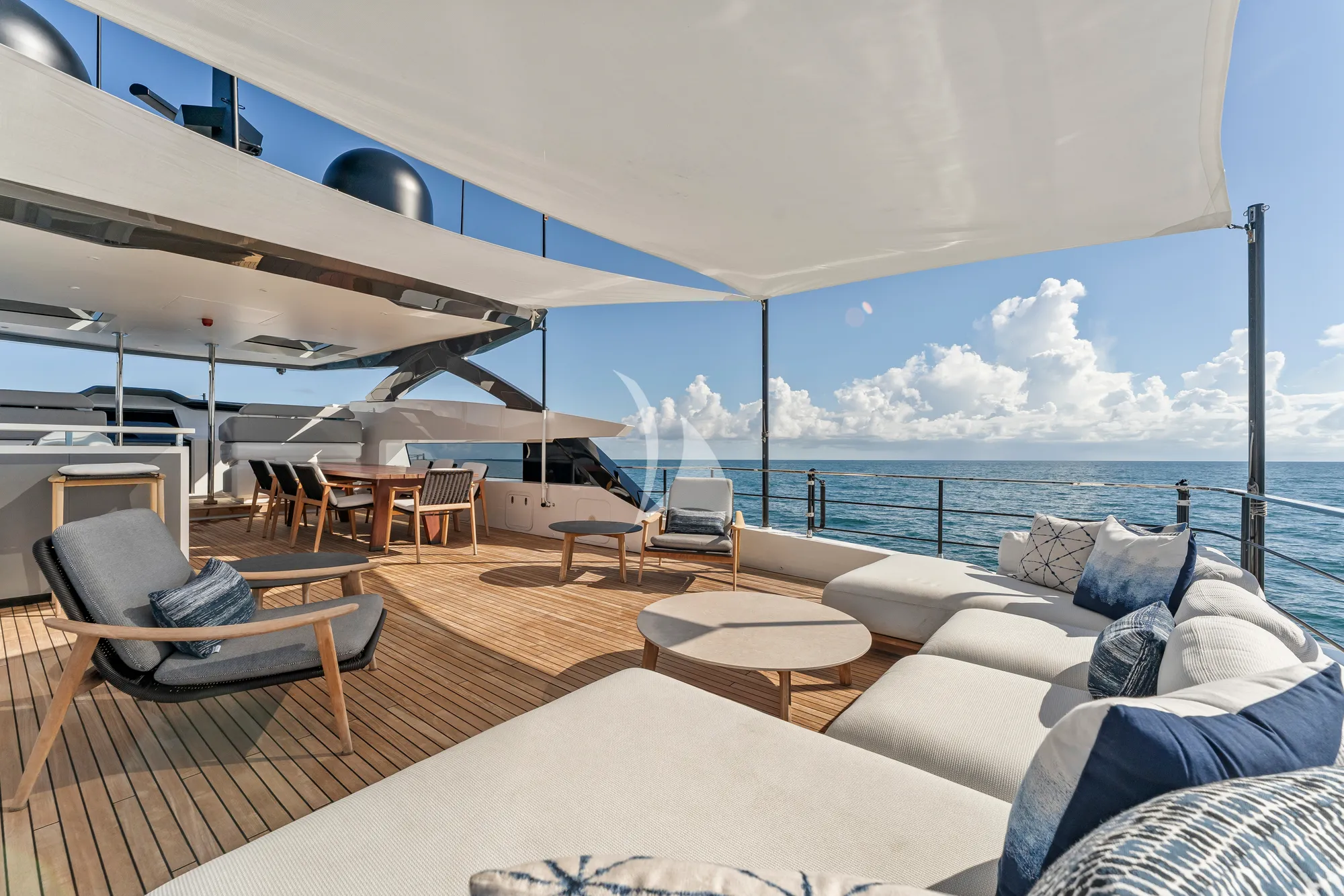 EVEXIAS I Ferretti Custom Line 106 - sundeck