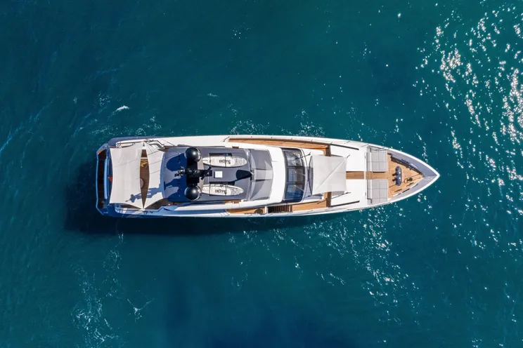 Charter Yacht EVEXIAS I - Ferretti Custom Line 106 - 4 Cabins - Nassau - Exumas - Bahamas