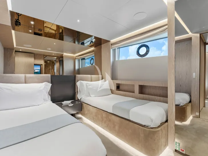 EVEXIAS I Ferretti Custom Line 106 - twin cabin 1 EVEXIAS I Ferretti Custom Line 106 - twin cabin 1