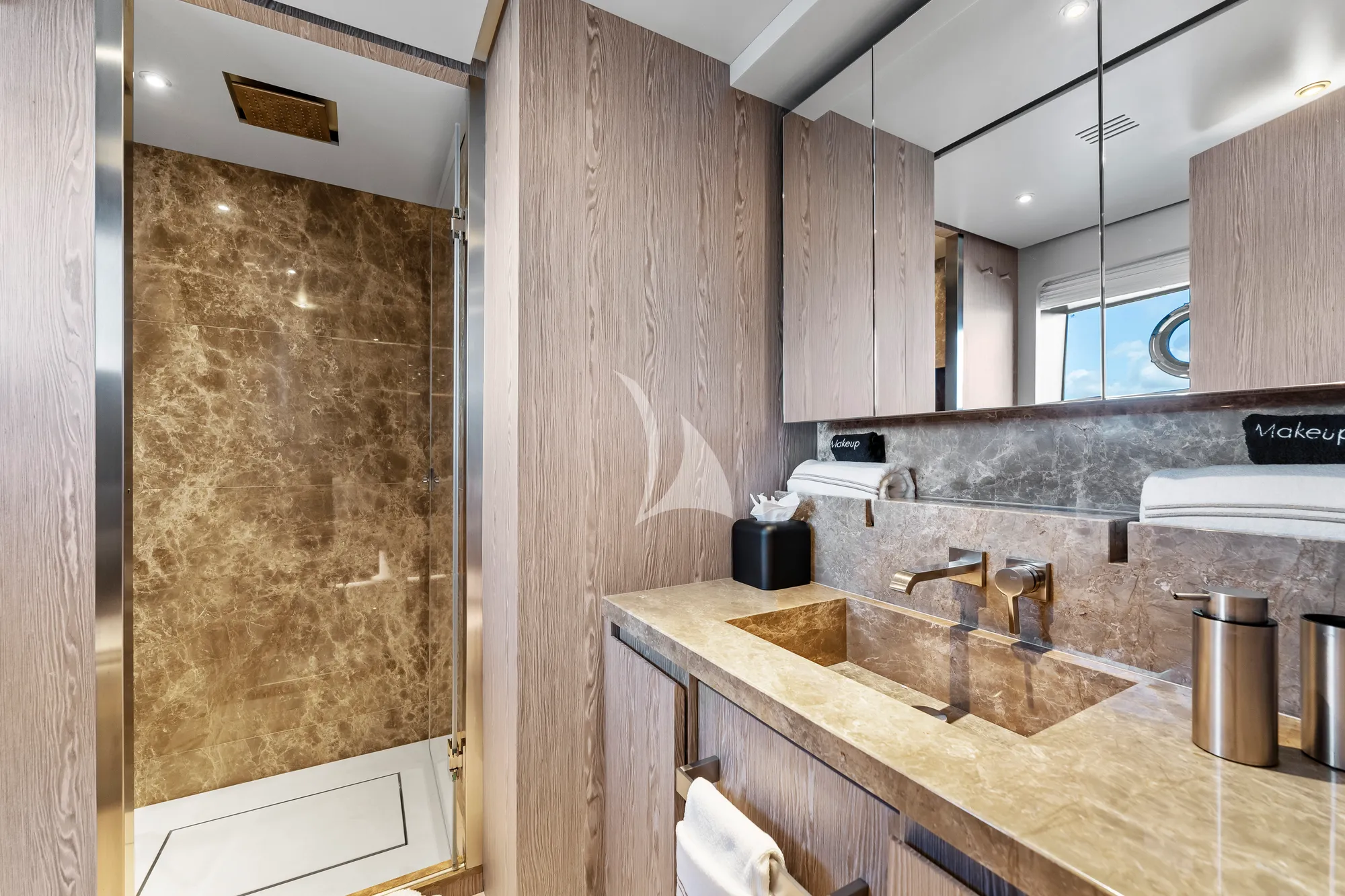 EVEXIAS I Ferretti Custom Line 106 - twin cabin 2 bathroom