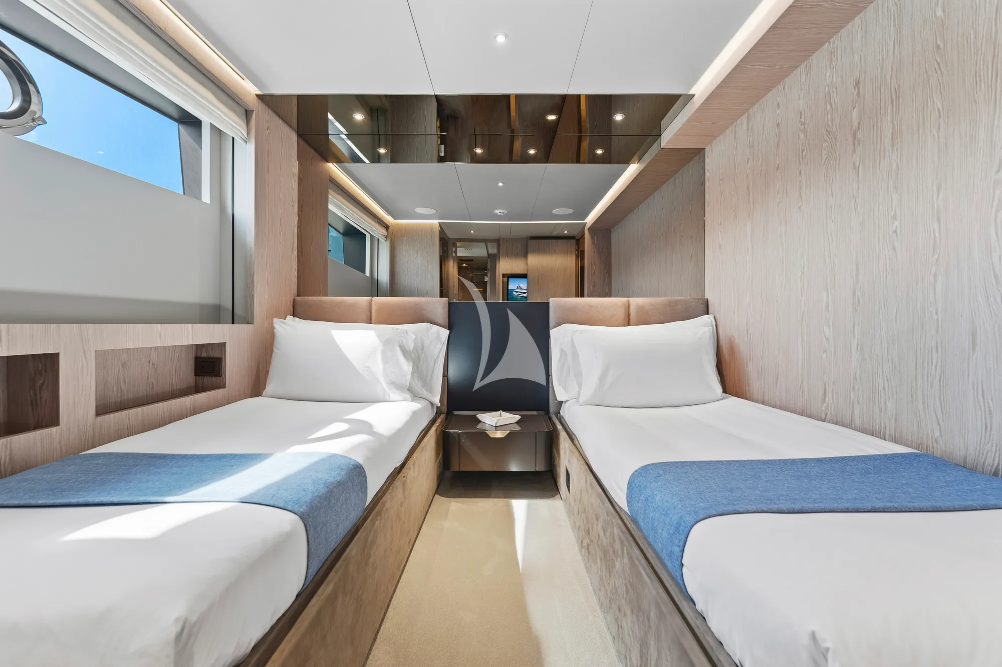 EVEXIAS I Ferretti Custom Line 106 - twin cabin 2
