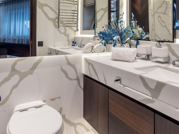 EXIT Sunseeker 90 Ocean - VIP cabin 1 bathroom EXIT Sunseeker 90 Ocean - VIP cabin 1 bathroom