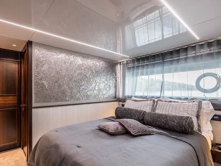 EXIT Sunseeker 90 Ocean - VIP cabin 2 EXIT Sunseeker 90 Ocean - VIP cabin 2