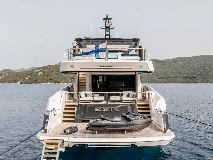 EXIT Sunseeker 90 Ocean - aft shot EXIT Sunseeker 90 Ocean - aft shot