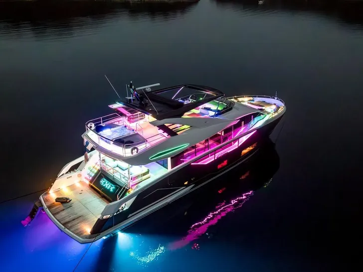 EXIT Sunseeker 90 Ocean - at night EXIT Sunseeker 90 Ocean - at night