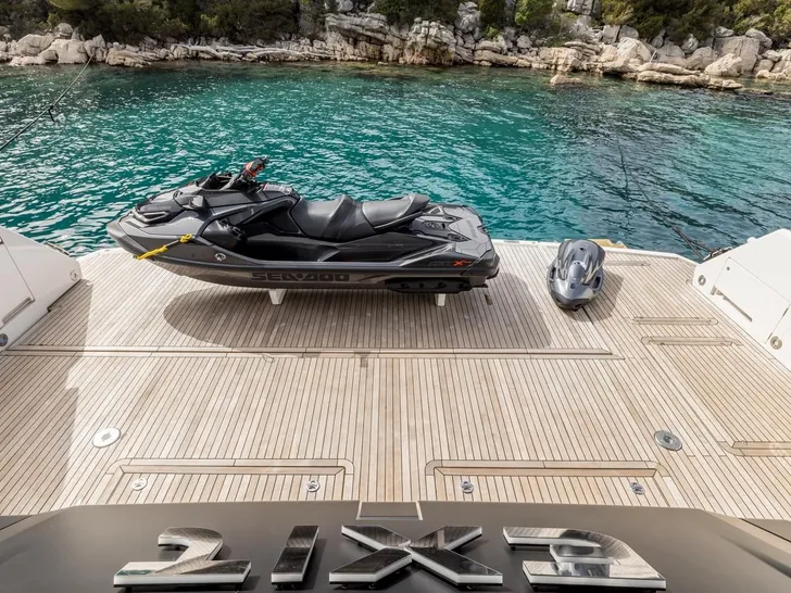 EXIT Sunseeker 90 Ocean - jet ski and sea bobs EXIT Sunseeker 90 Ocean - jet ski and sea bobs
