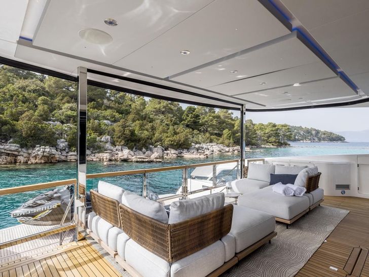 EXIT Sunseeker 90 Ocean - main aft deck EXIT Sunseeker 90 Ocean - main aft deck