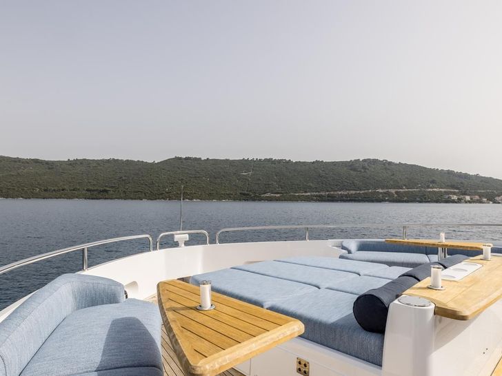 EXIT Sunseeker 90 Ocean - sun deck lounge EXIT Sunseeker 90 Ocean - sun deck lounge