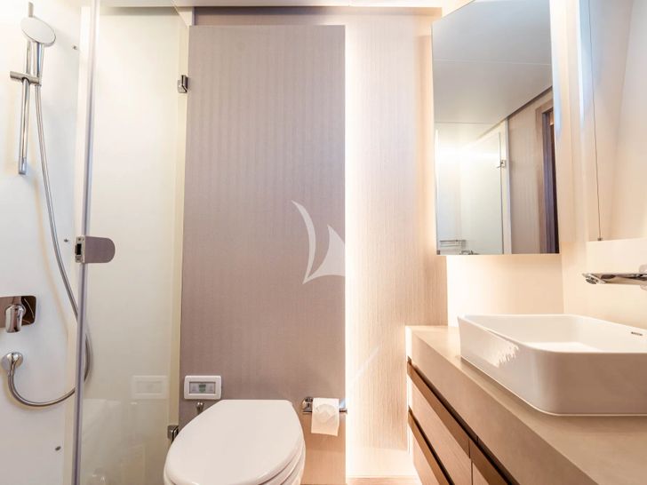 EXIT STRATEGY Numarine 26 XP - VIP cabin bathroom EXIT STRATEGY Numarine 26 XP - VIP cabin bathroom