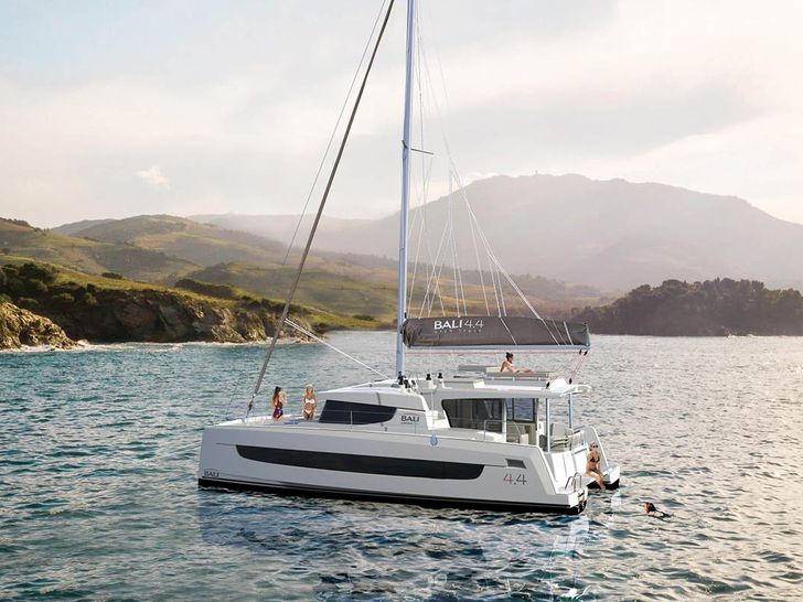 EXODUS Bali 4.4 - anchored EXODUS Bali 4.4 - anchored