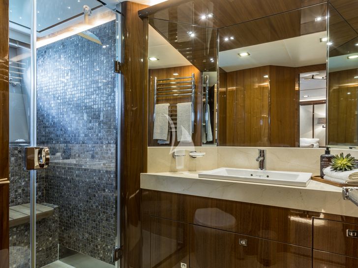 EXPERIENCE Princess 98 - VIP cabin 2 bathroom EXPERIENCE Princess 98 - VIP cabin 2 bathroom