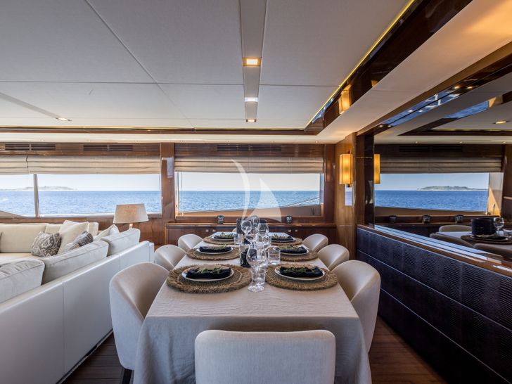 EXPERIENCE Princess 98 - main dining area EXPERIENCE Princess 98 - main dining area