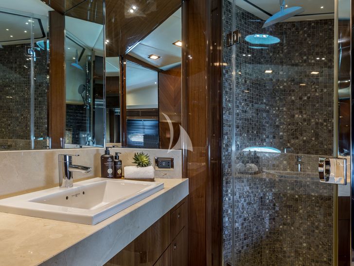 EXPERIENCE Princess 98 - VIP cabin 1 bathroom EXPERIENCE Princess 98 - VIP cabin 1 bathroom