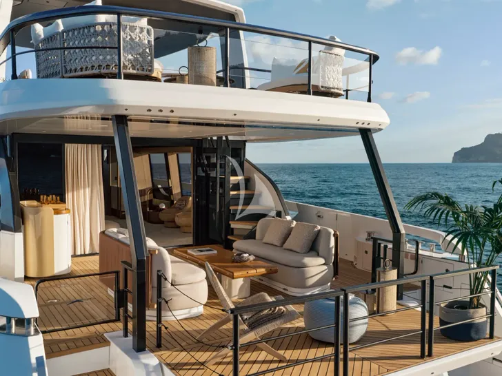 EXPLORA Azimut Fly 82 - aft deck EXPLORA Azimut Fly 82 - aft deck