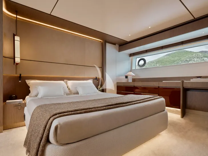 EXPLORA Azimut Fly 82 - master cabin EXPLORA Azimut Fly 82 - master cabin