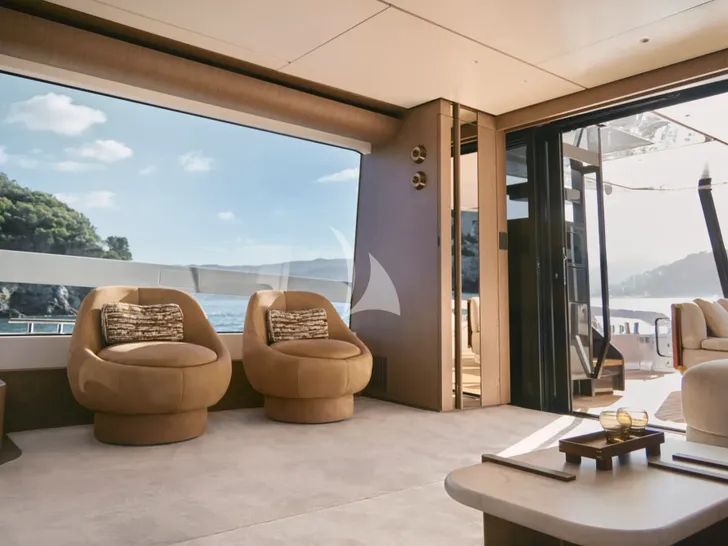 EXPLORA Azimut Fly 82 - saloon round seats EXPLORA Azimut Fly 82 - saloon round seats