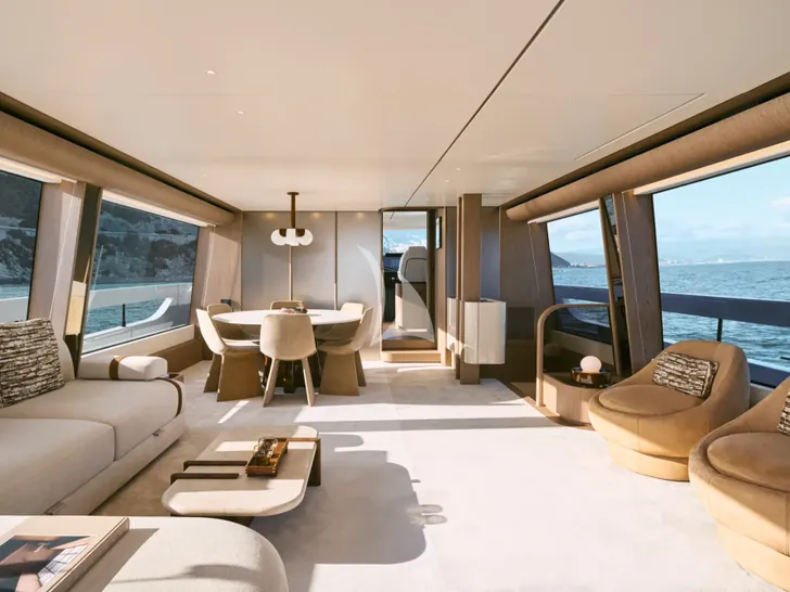 EXPLORA Azimut Fly 82 - saloon EXPLORA Azimut Fly 82 - saloon