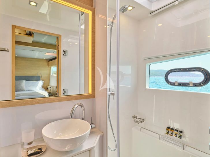 EXPLORION Aquila 54 - VIP cabin 3 bathroom EXPLORION Aquila 54 - VIP cabin 3 bathroom