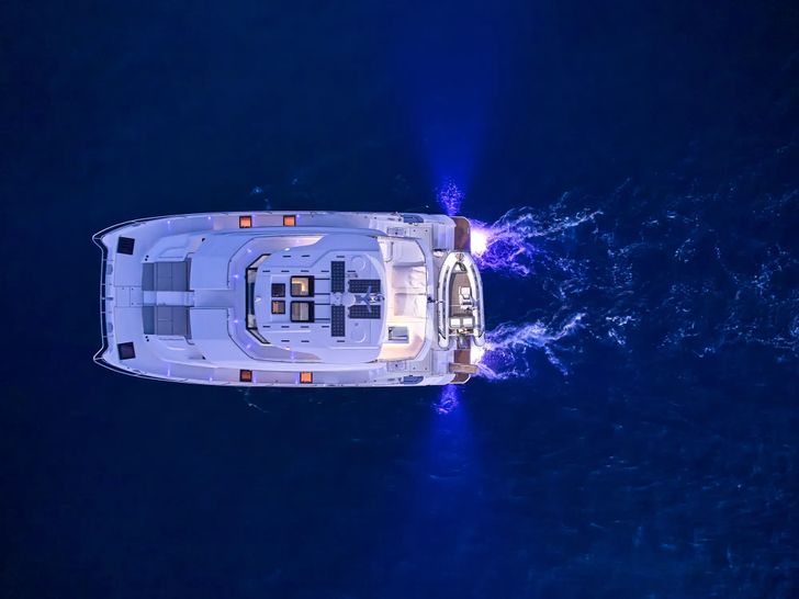 EXPLORION Aquila 54 - at night EXPLORION Aquila 54 - at night