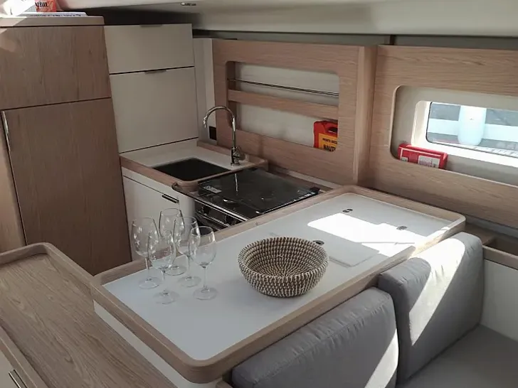 EXTRA MILE Beneteau First 53 - galley EXTRA MILE Beneteau First 53 - galley