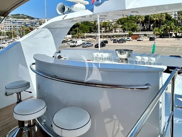 FAITH Tecnomar 32m - flybridge bar FAITH Tecnomar 32m - flybridge bar