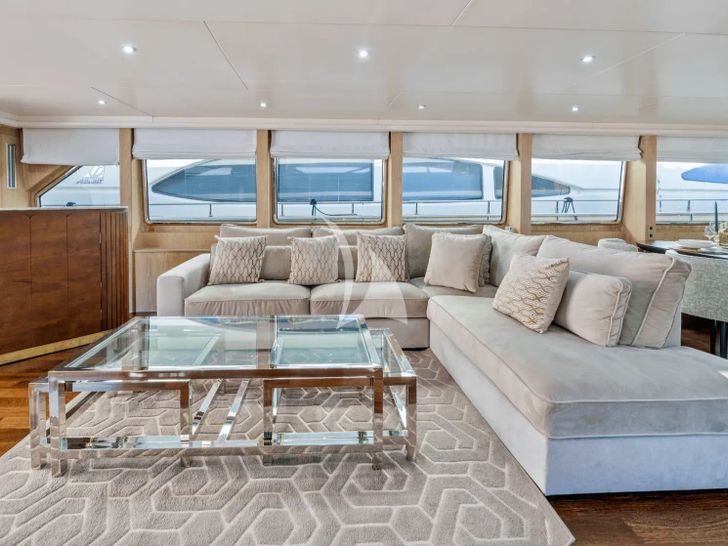 FAITH Tecnomar 32m - saloon seating FAITH Tecnomar 32m - saloon seating