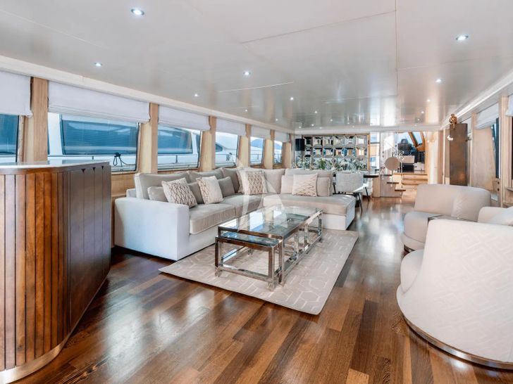 FAITH Tecnomar 32m - saloon wide shot FAITH Tecnomar 32m - saloon wide shot