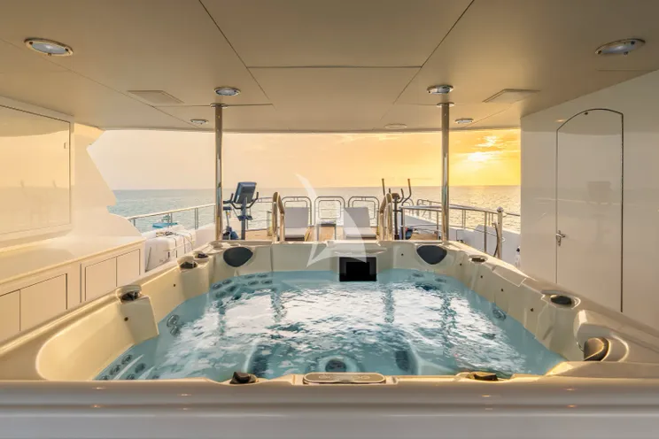 Charter Yacht FAR FROM IT - Richmond 142 - 5 Cabins - Nassau - Exumas - Eleuthera - Paradise Island - Bahamas