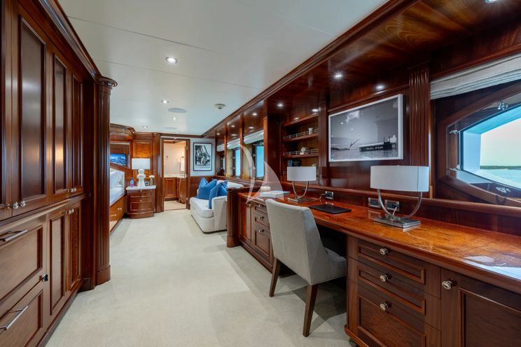 Charter Yacht FAR FROM IT - Richmond 142 - 5 Cabins - Nassau - Exumas - Eleuthera - Paradise Island - Bahamas