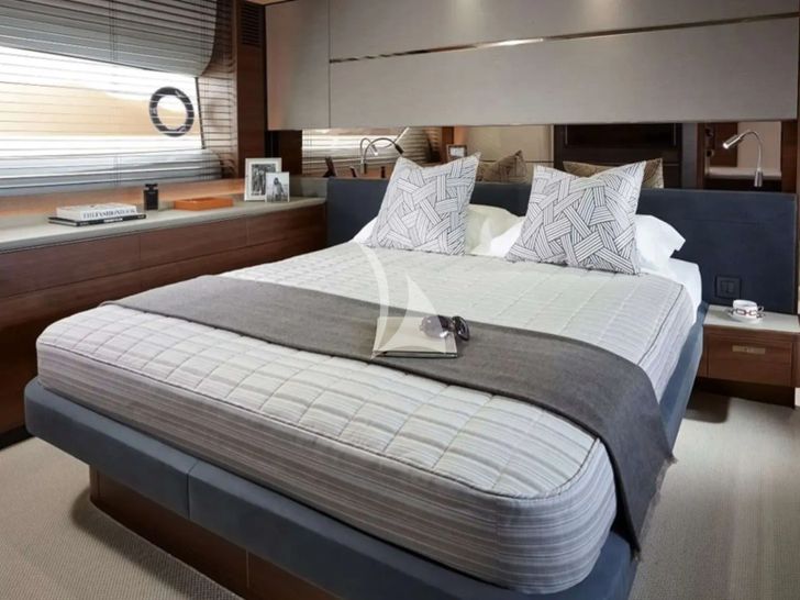 FAR&AWAY Princess 66 - master cabin FAR&AWAY Princess 66 - master cabin